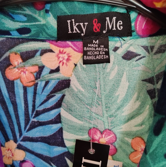Tropical Floral Tie-Front Top - Picture 2 of 5